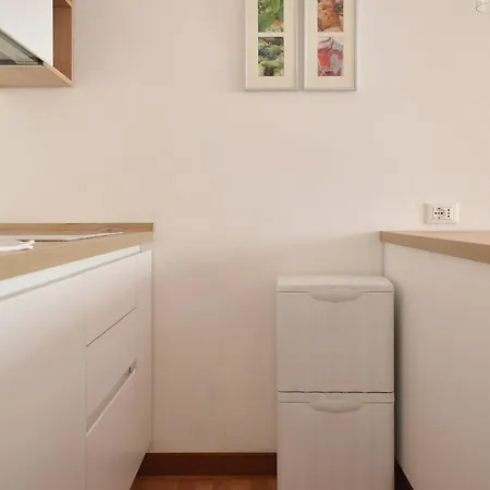 Welc-om Portello Bright Flat Free Parking