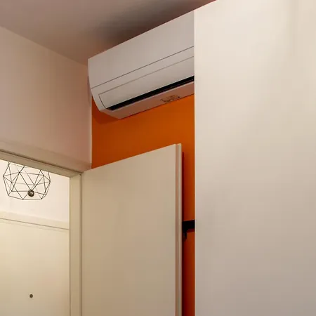 Welc-om Portello Bright Flat Free Parking